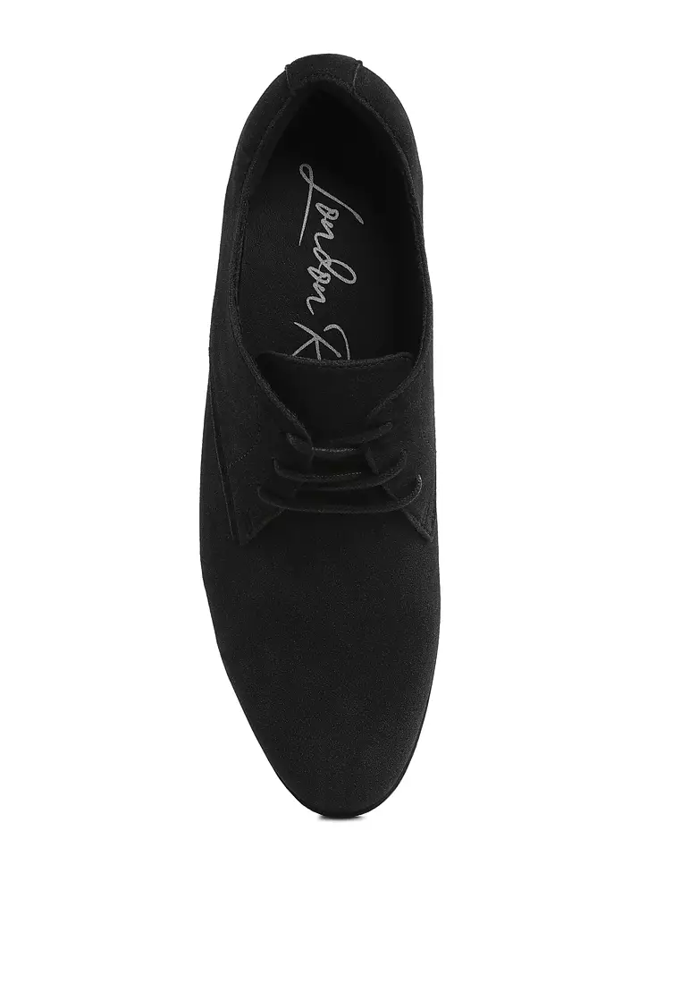 Classic Derby Shoes in Black