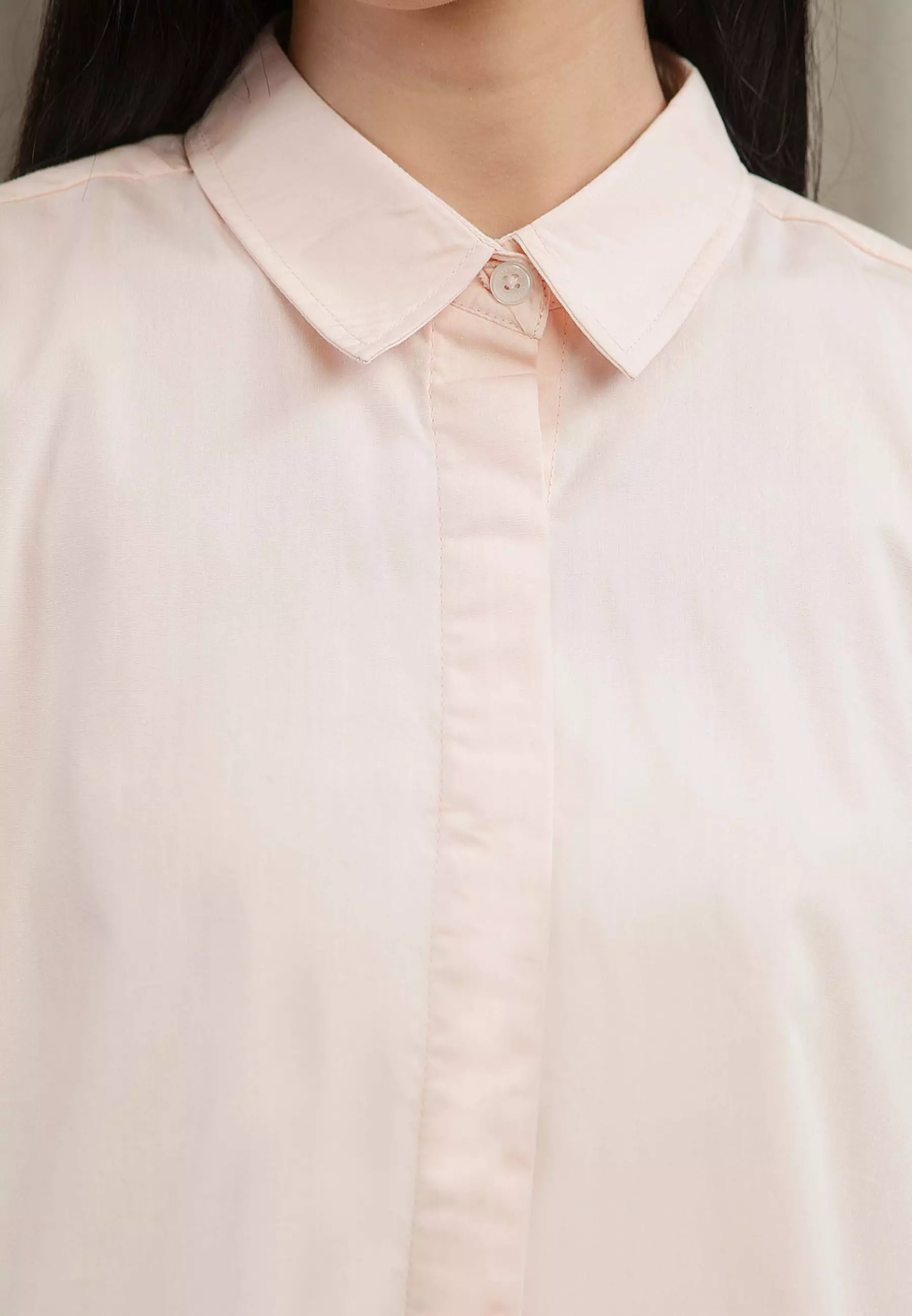 HijabChic x Nabillasyal Gliyn Peach Top - Baju Kemeja Longsleeve Polos Basic Elegan Adem Lembut