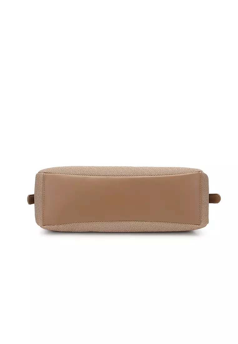 Women's Sling Bag / Crossbody Bag / Shoulder Bag - Brown