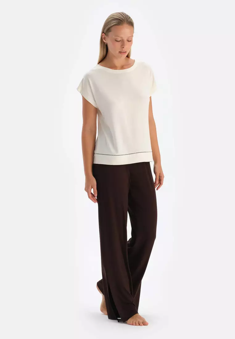 Off White T-Shirt & Trousers Knitwear Set, Boat Neck, Regular, Long Leg, Short Sleeve Sleepwear for Women