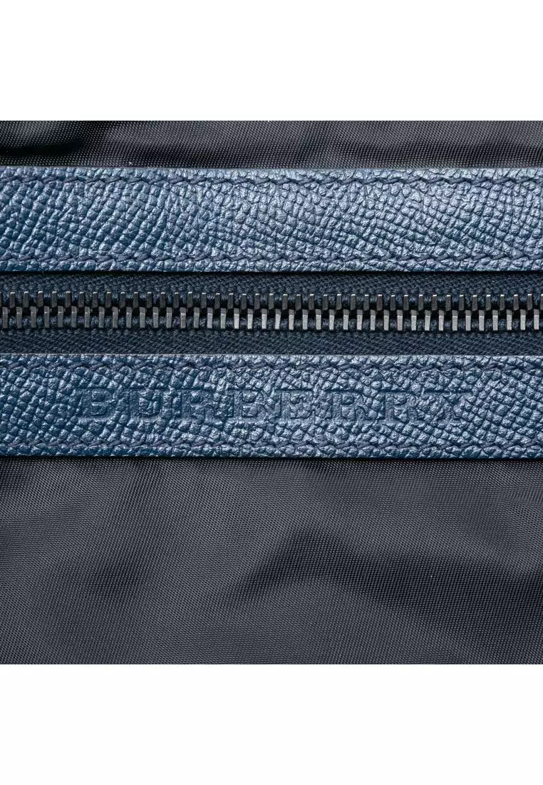 二手 Burberry 煙燻格紋尼龍斜背包