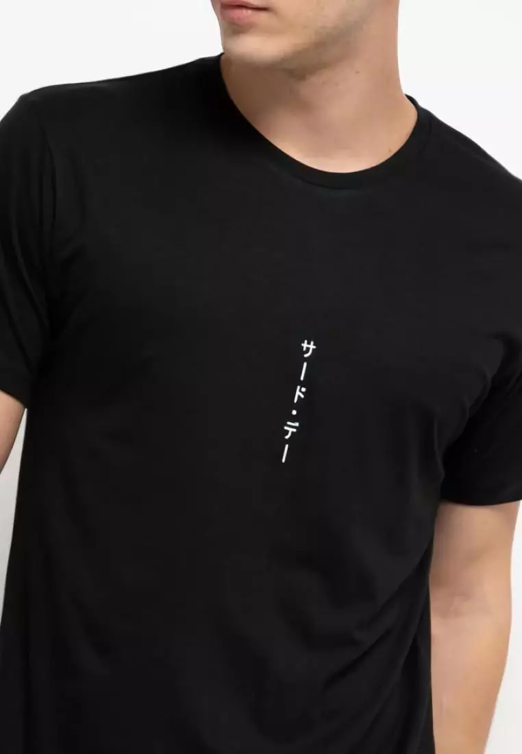 MTH85 Kaos Pria Simple Jepang Distro Katakana Straight Hitam