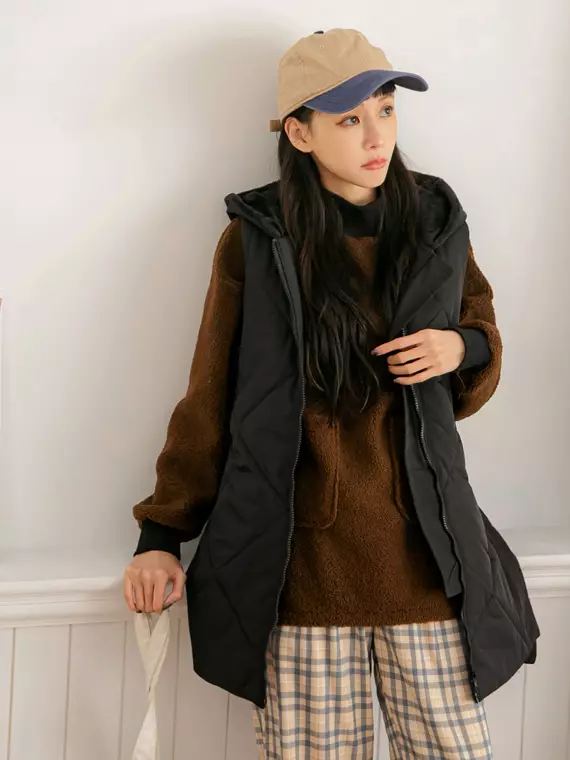Warm vest shop with hood