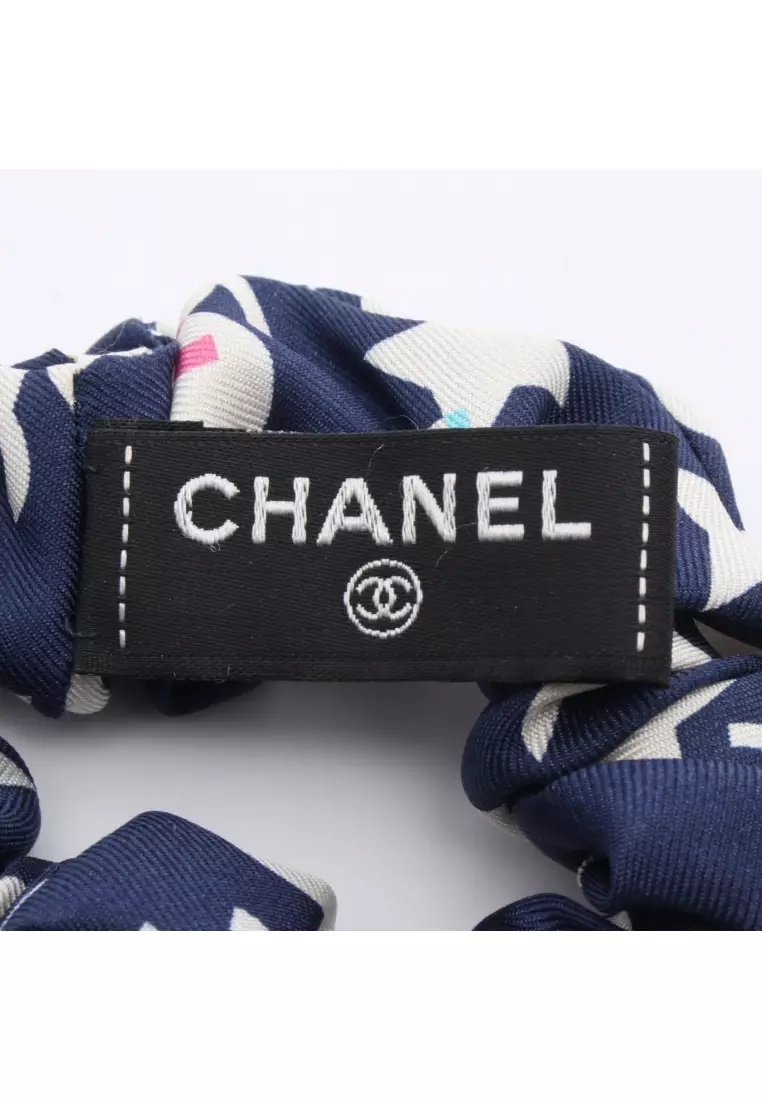 Chanel Pre-Loved Chanel scrunchie hair accessory silk Navy  display picture 2