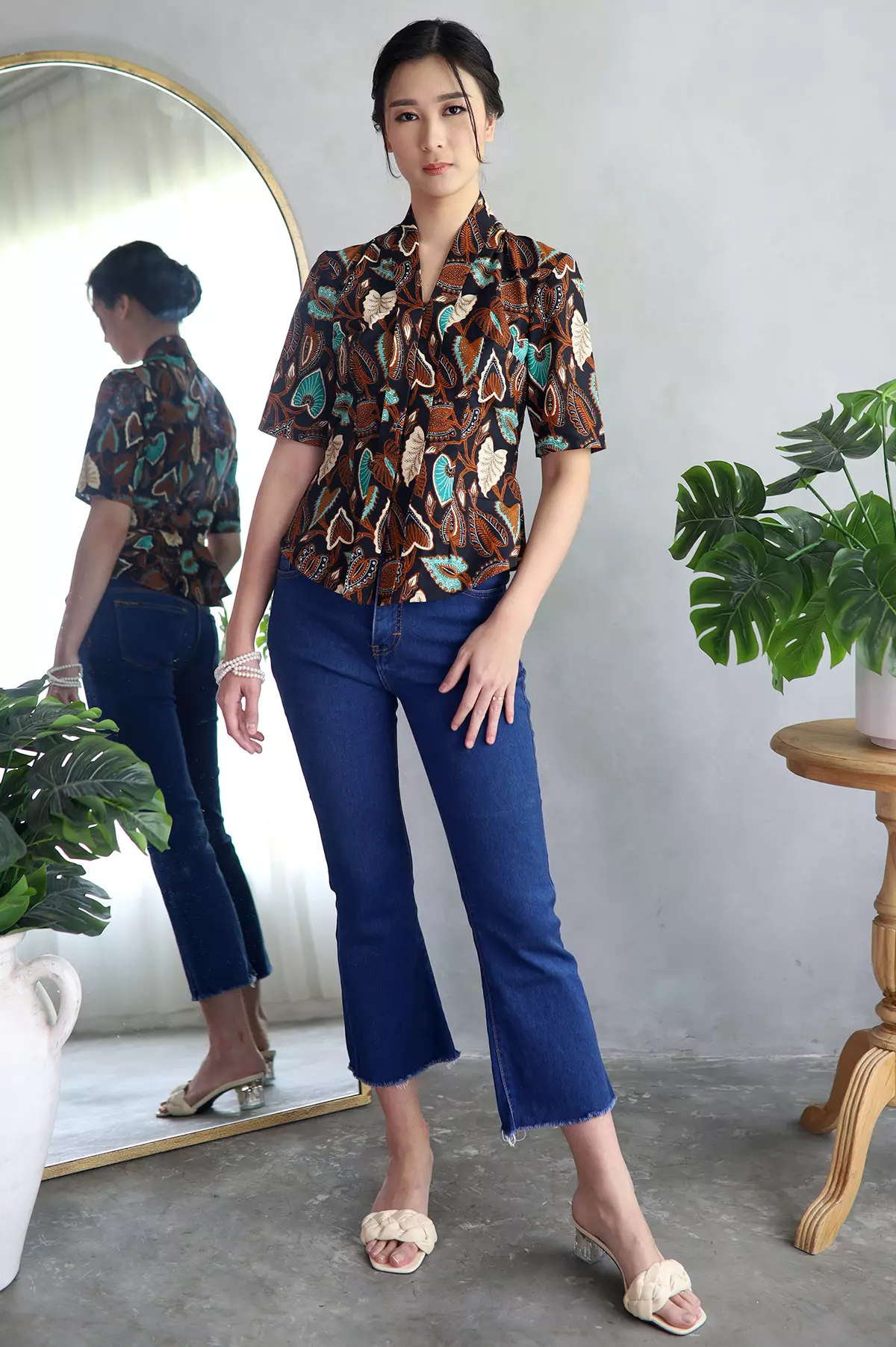 Kuncup Daun Hijau Kebaya