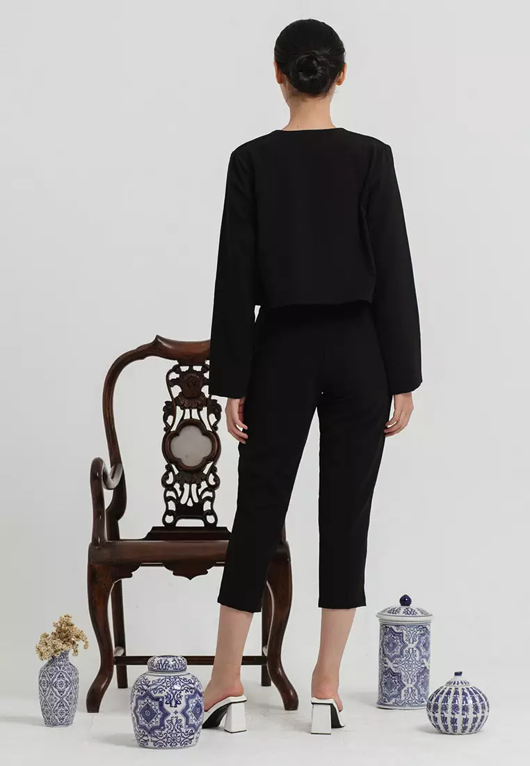 Collarless Outer in Black