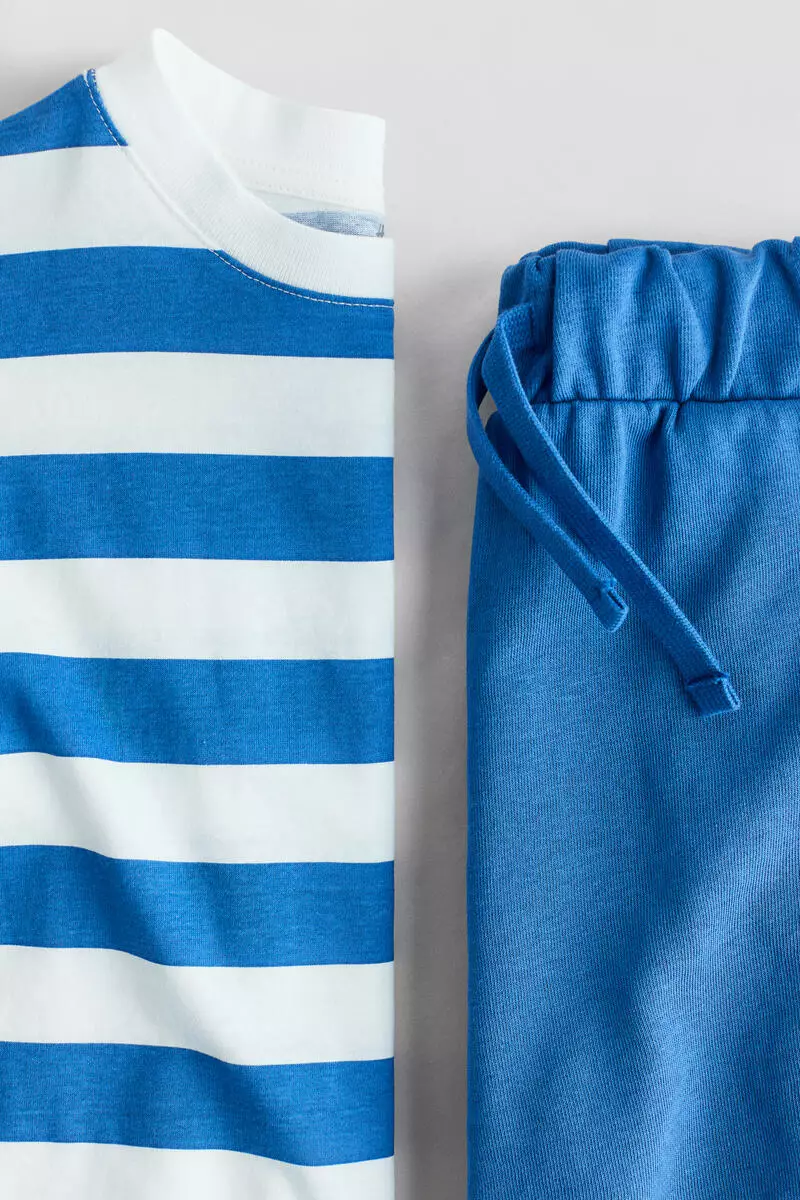 2-piece T-shirt and shorts set