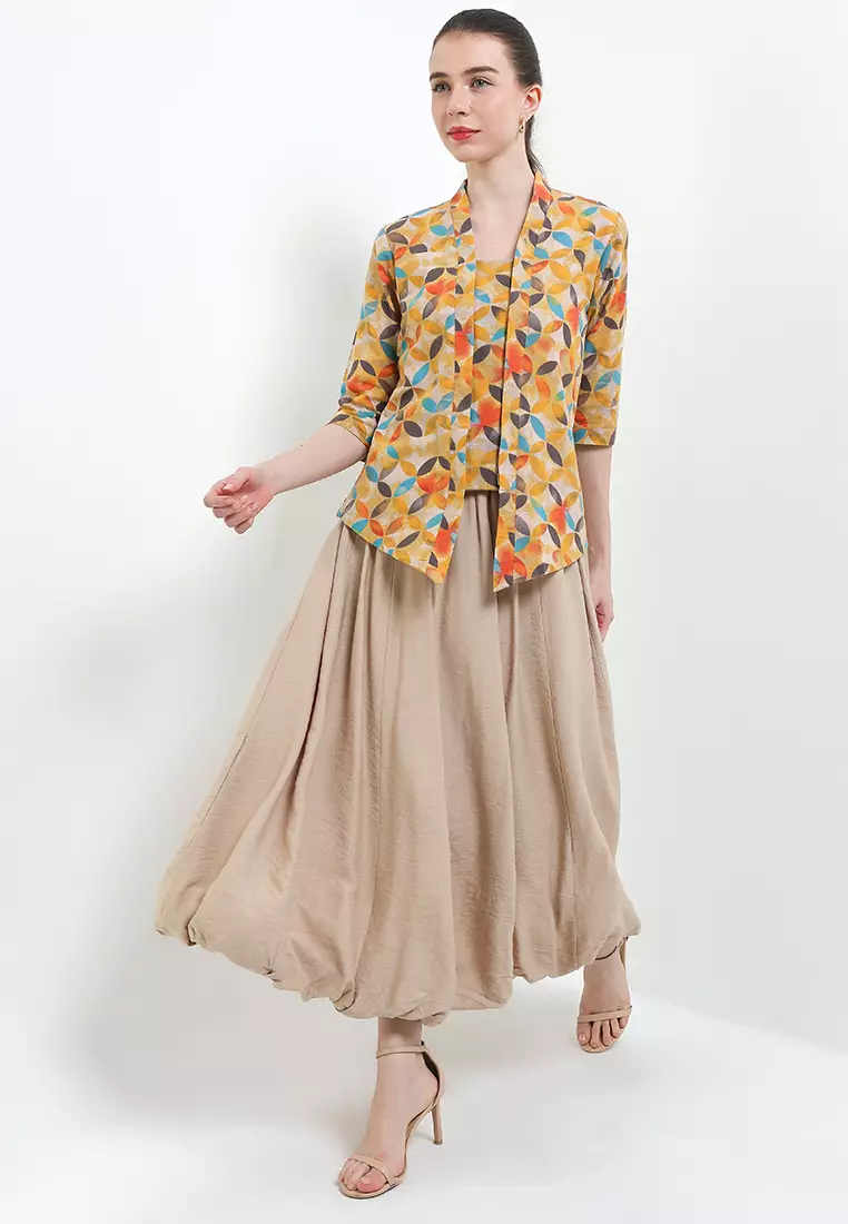 Kebaya Kutu Baru 3/4-length Sleeves