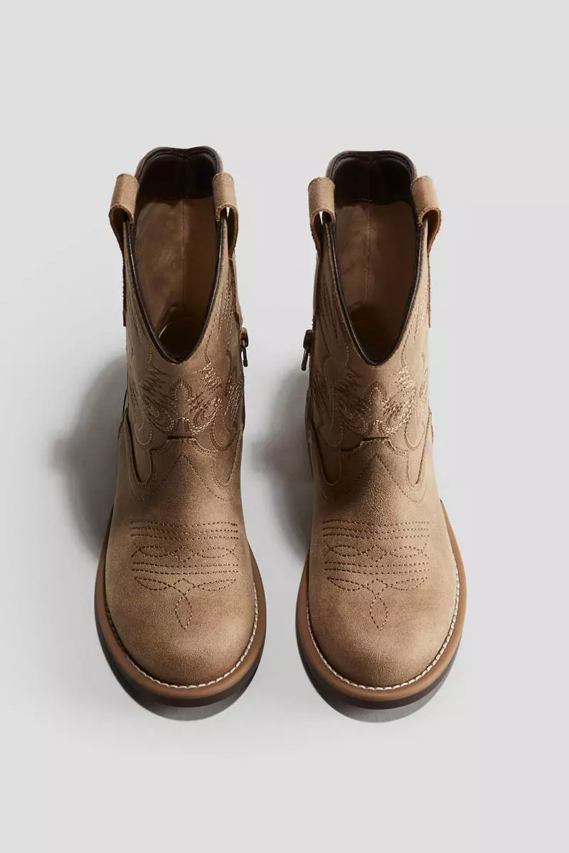 Napped cowboy boots