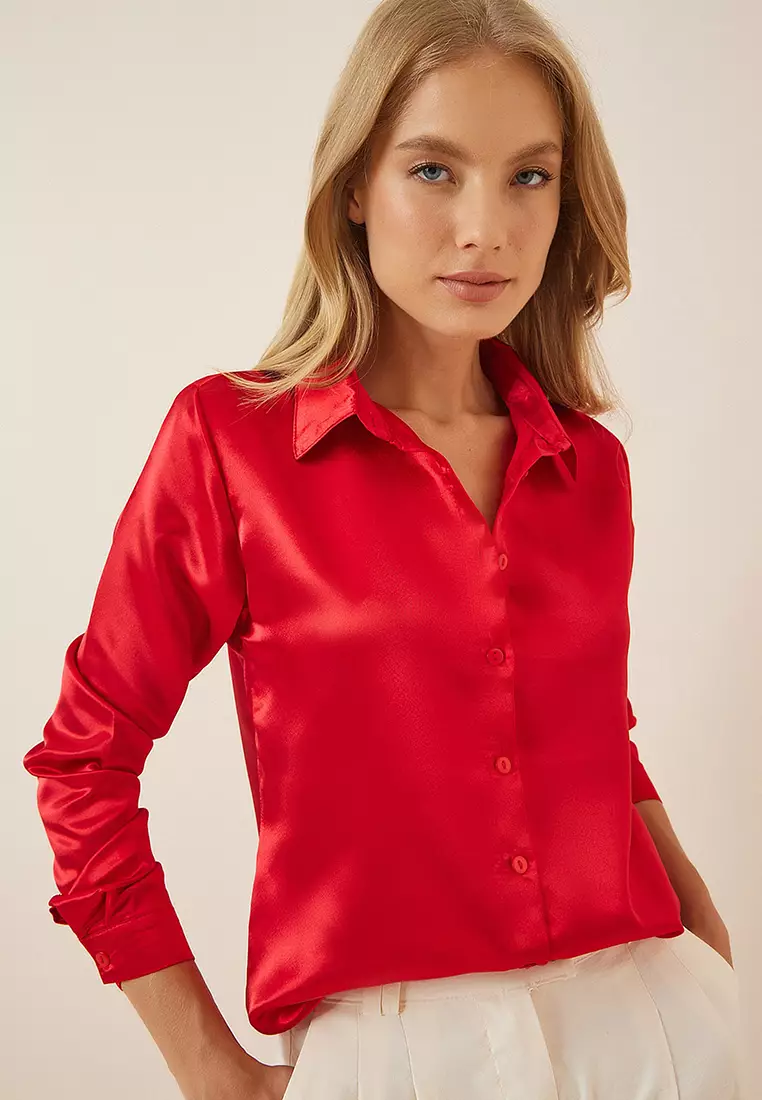 Slightly Flowing Satin Shirt