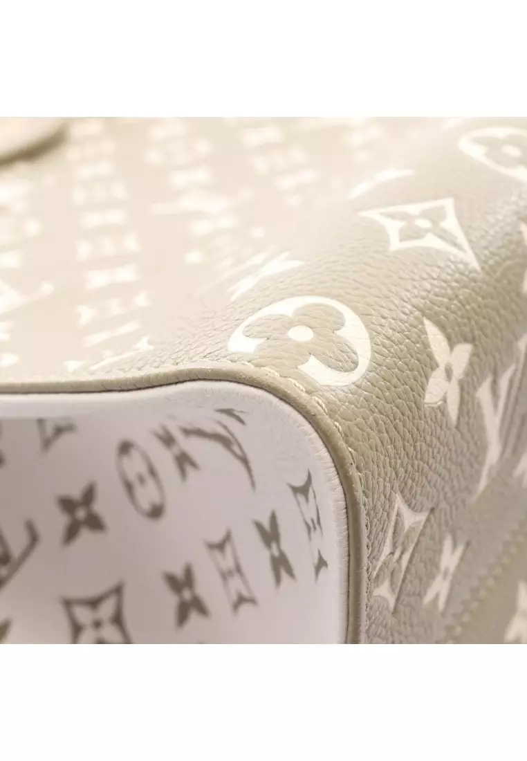 Pre-Loved Louis Vuitton On-the-go MM monogram Amplant Handbag tote bag leather Khaki green ivory 2WAY