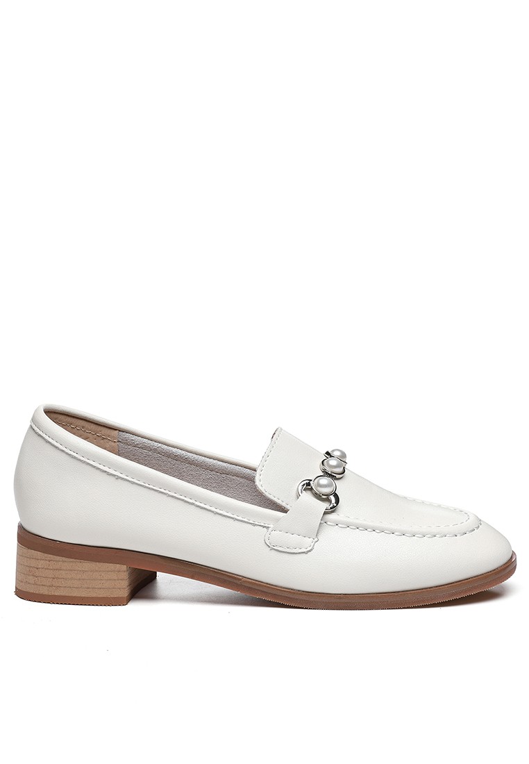 Pearl Chain Leather Loafer TH118-23