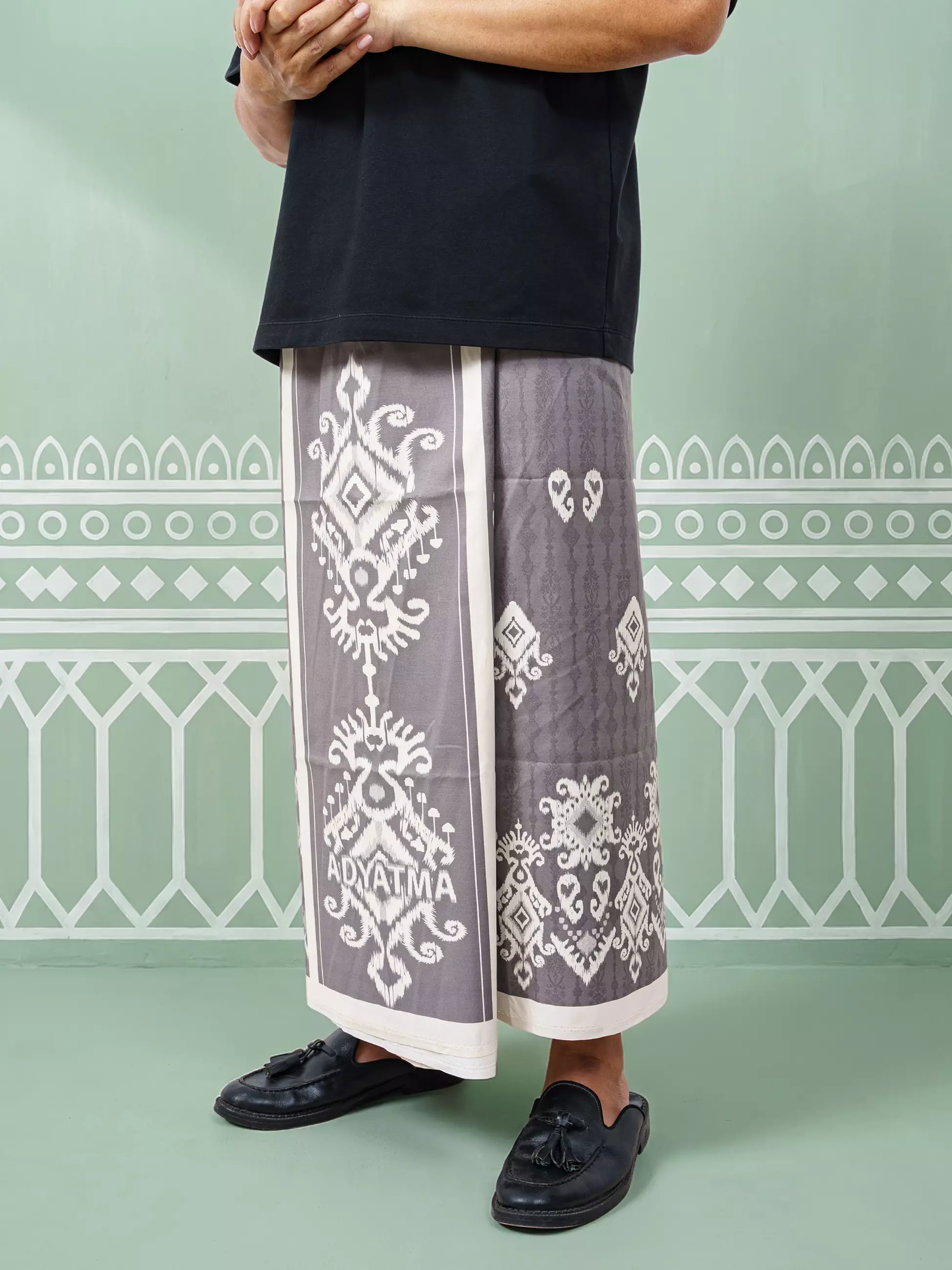 Batik Adyatma Sarung Wangi Premium Grey