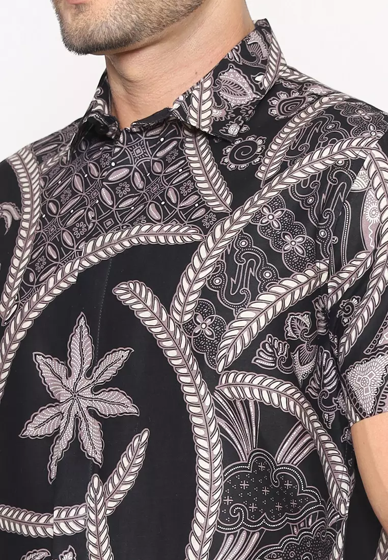 MAGINOT NATAN BLACK Batik Slim Fit Lengan Pendek