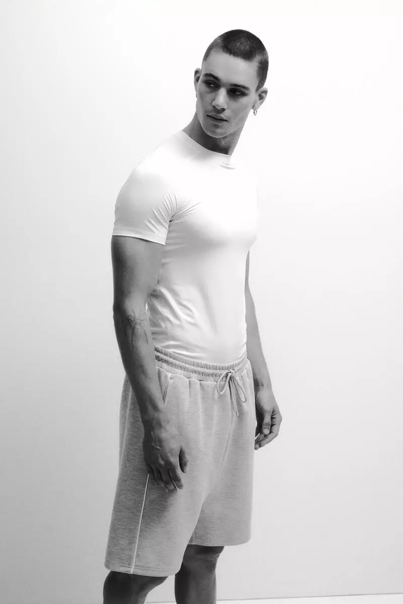 Loose Fit Sports shorts with DryMove™