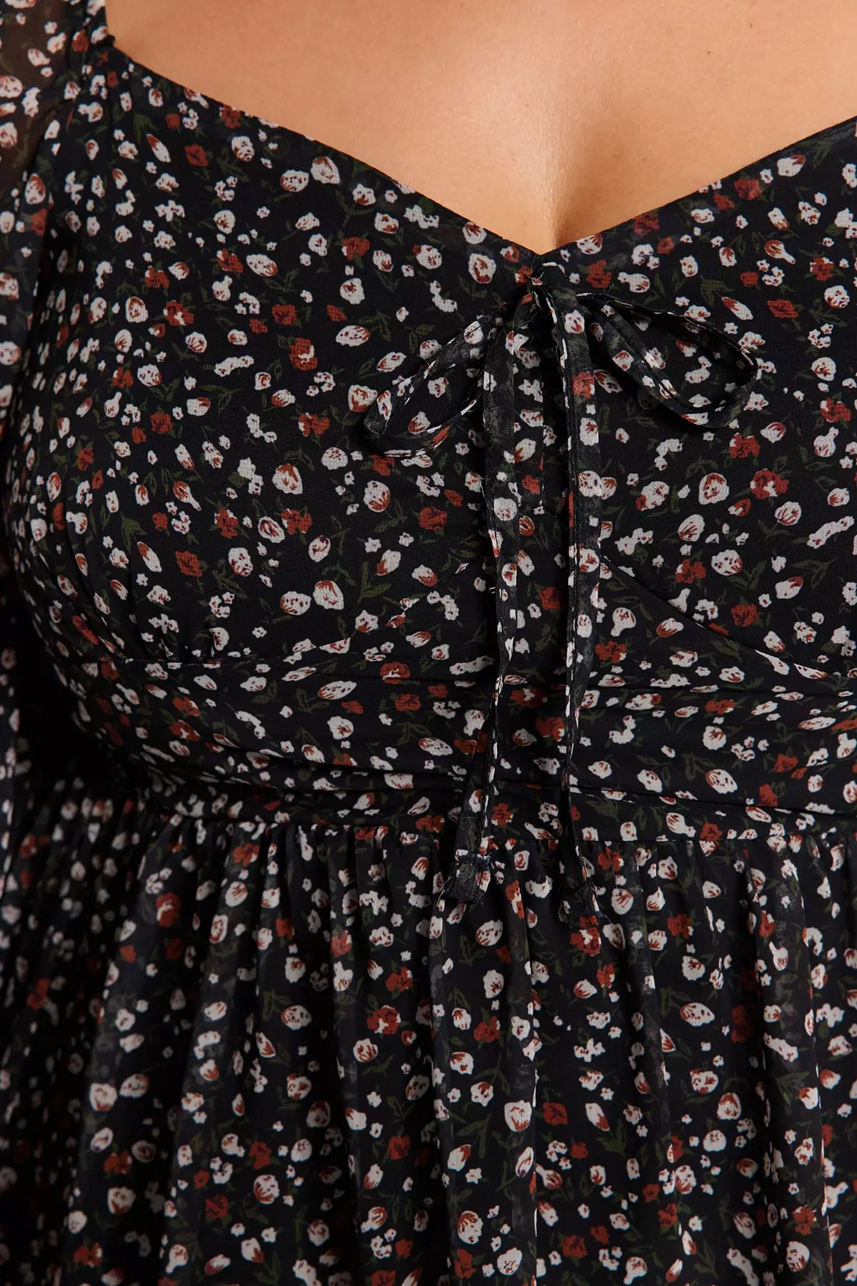 Plus Size Floral Patterned Chiffon Dress