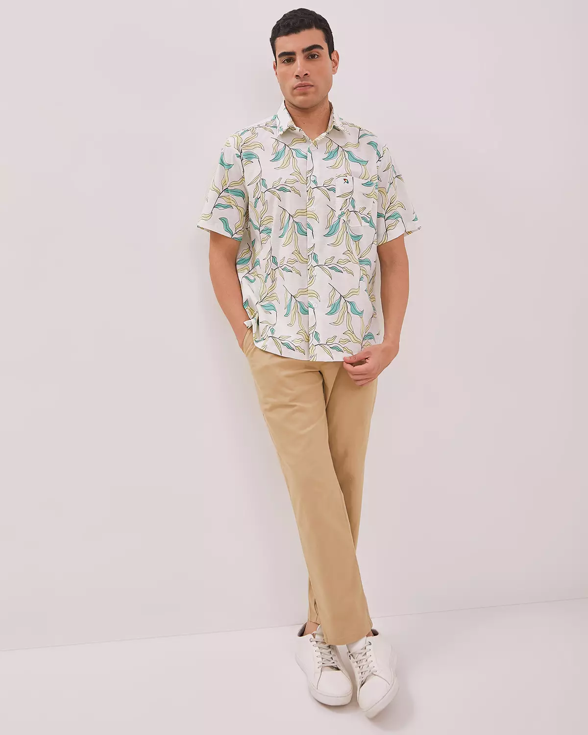 MEN'S WHITE SHORT-SLEEVED SHIRT