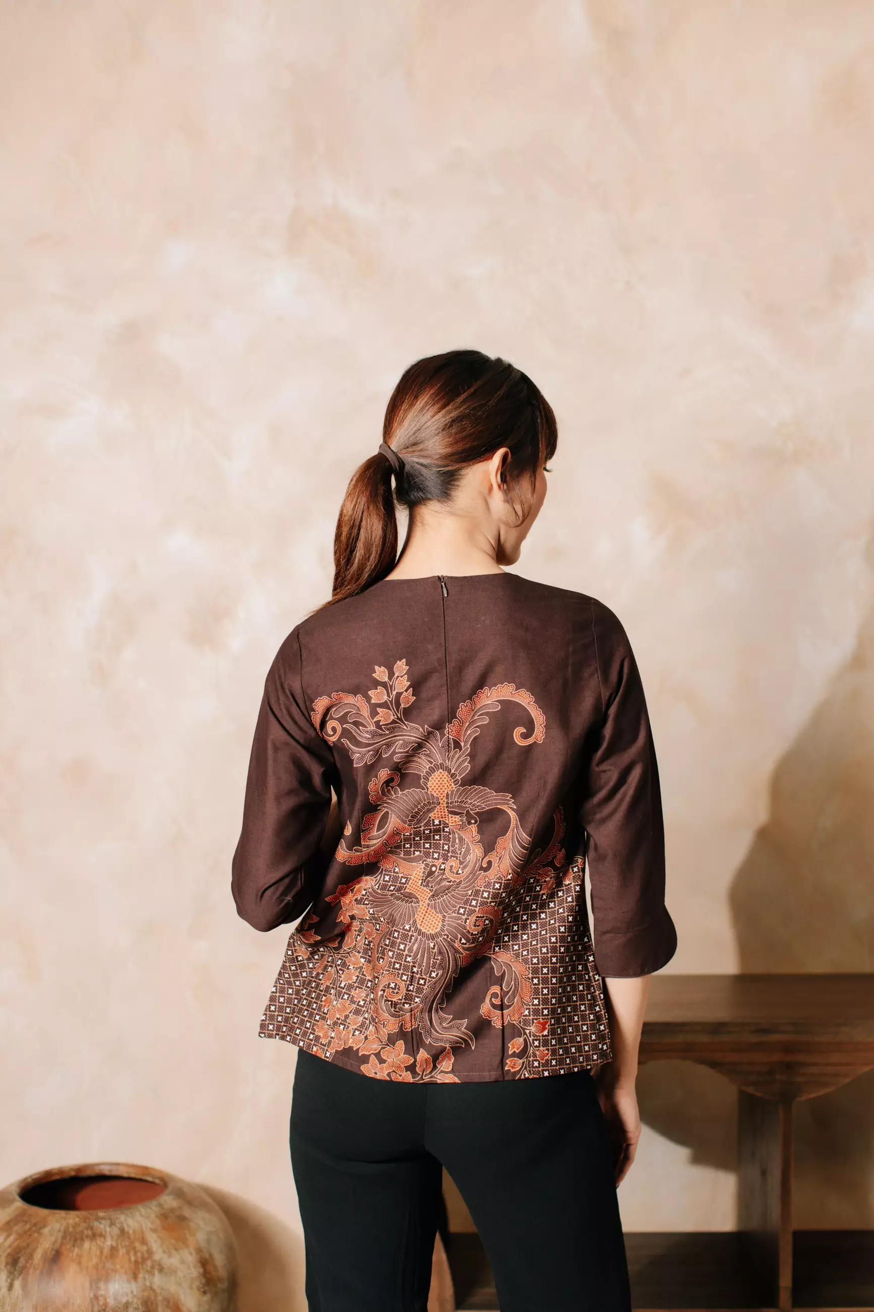 Kavindra Mahogany Brown Blouse Batik Wanita Katun Combo