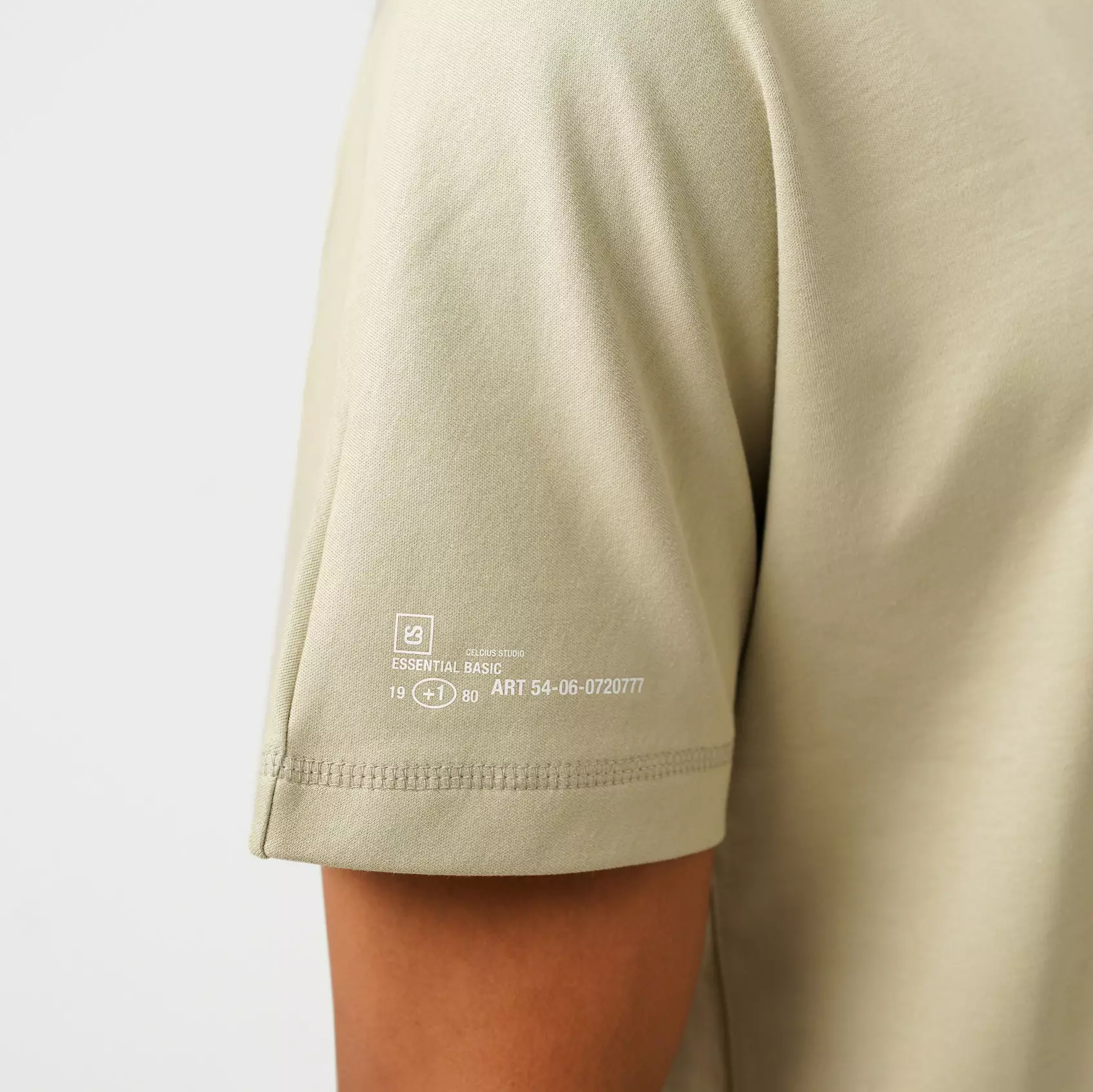 CELCIUS Kaos Lengan Pendek Reguler Fit LIN001095C Abbey Stone