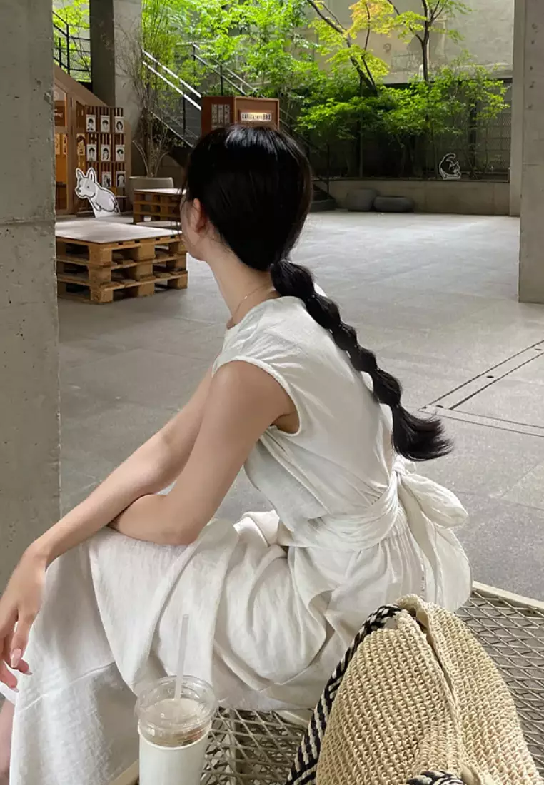Sleeveless Waist Cinching Dress CA26041020