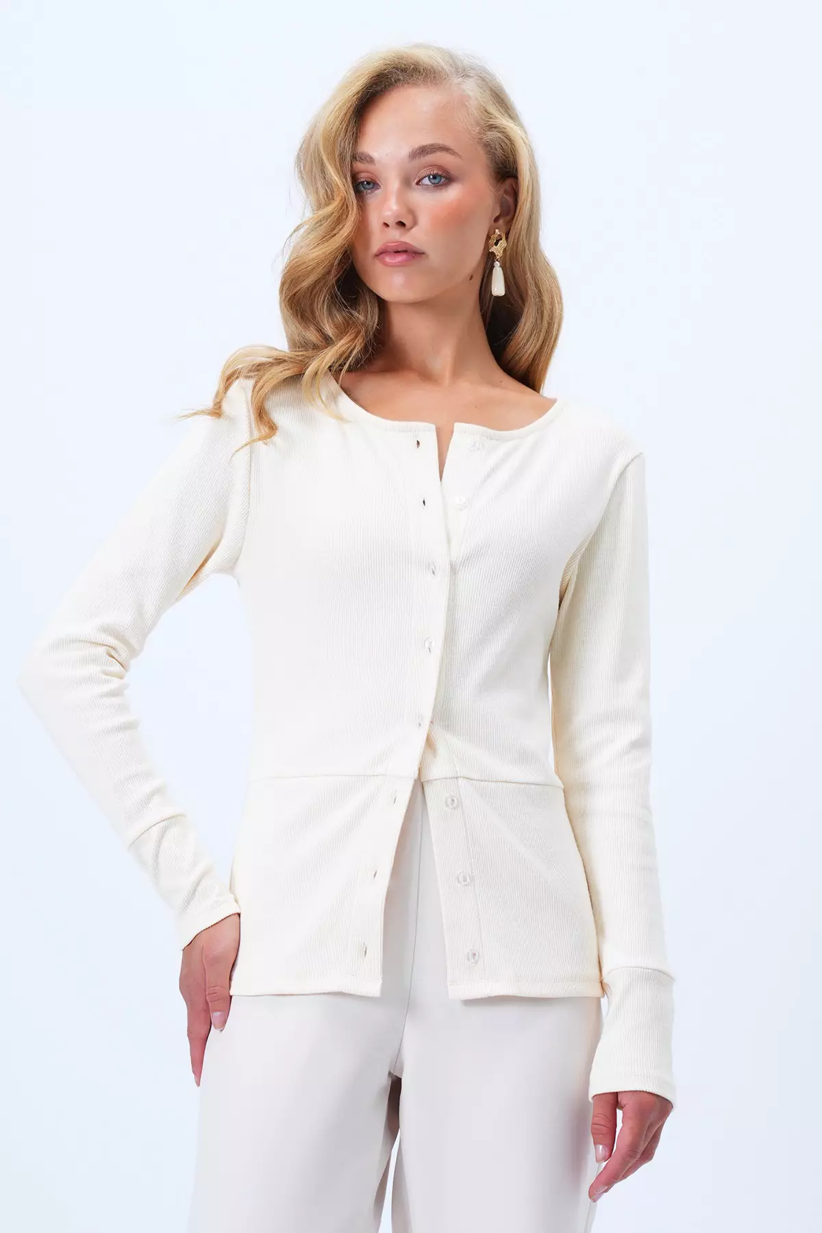 Women's Beige Wide Cuffed Stitch Detailed Front Buttoned Camisole Blouse Alc-X14400