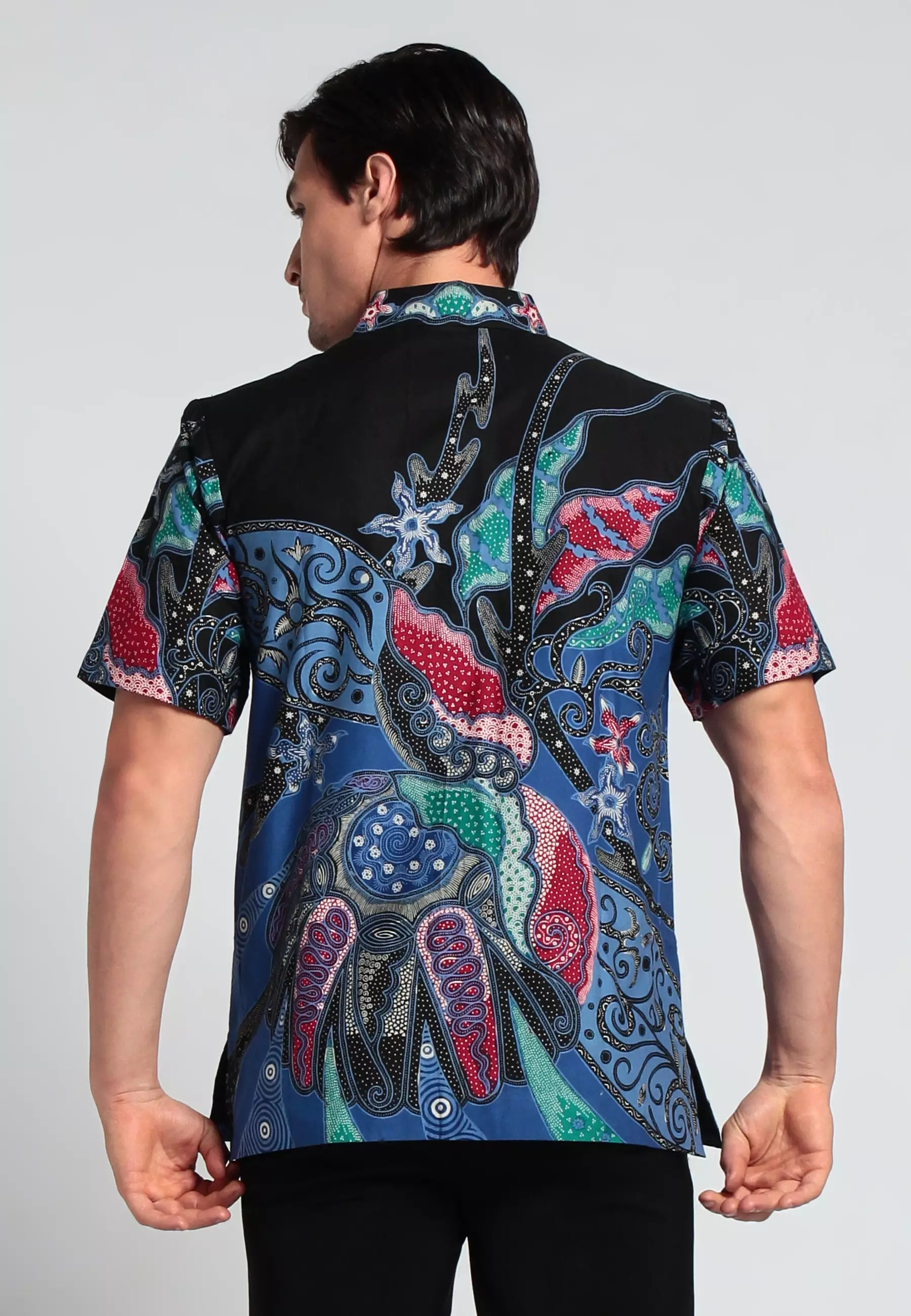 Hem Batara bayu lengan pendek slimfit