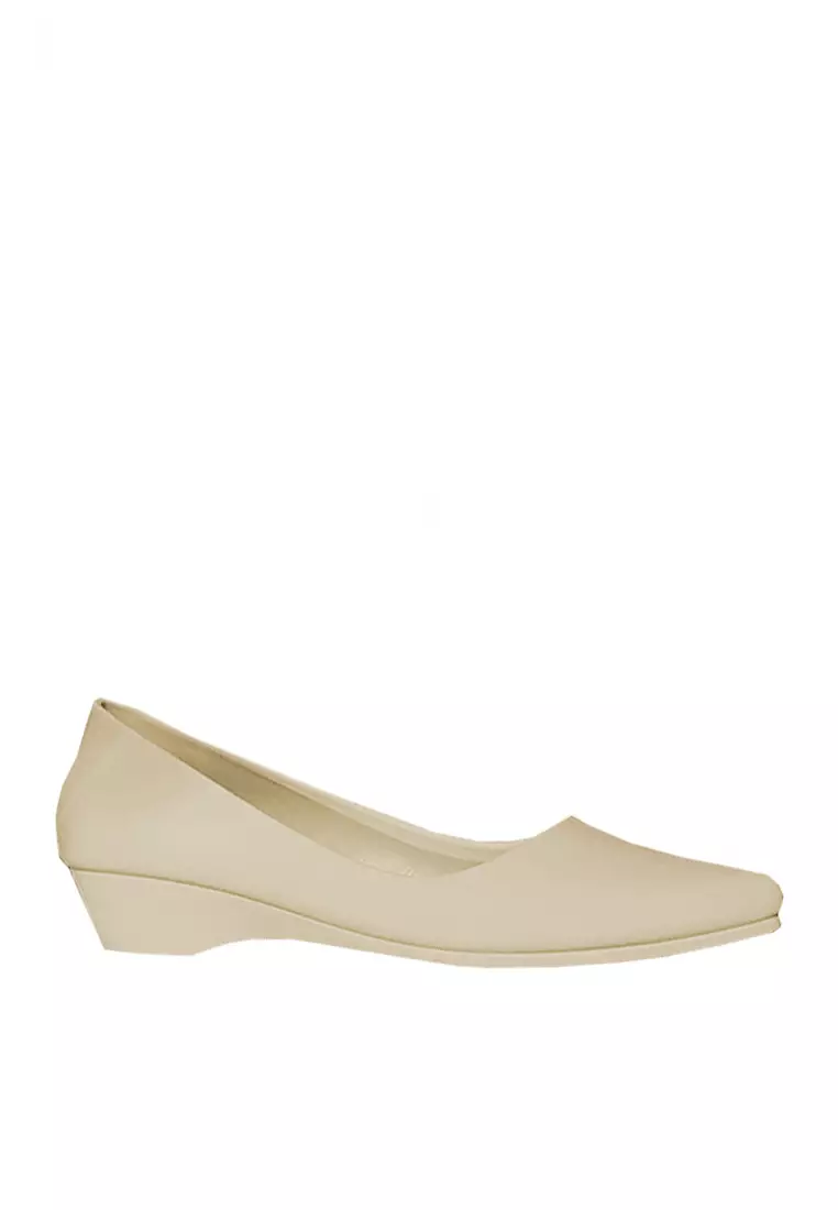 White low wedge shoes shop