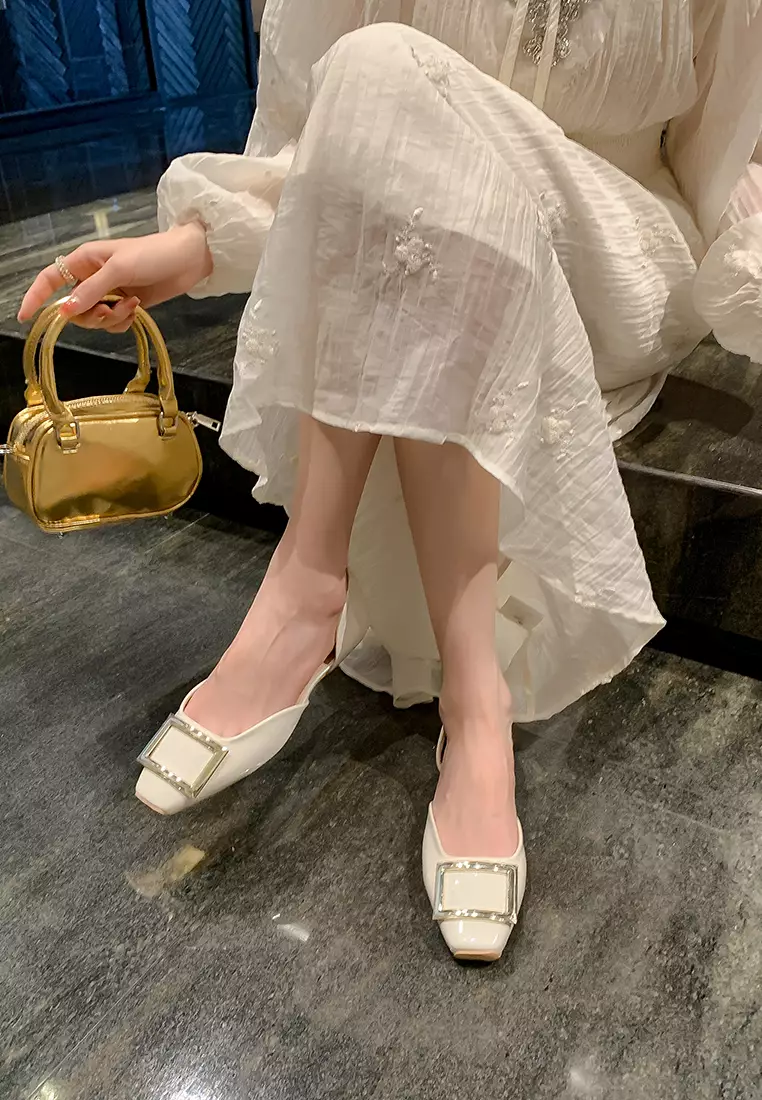 方扣鏤空平底鞋 WW1228-1