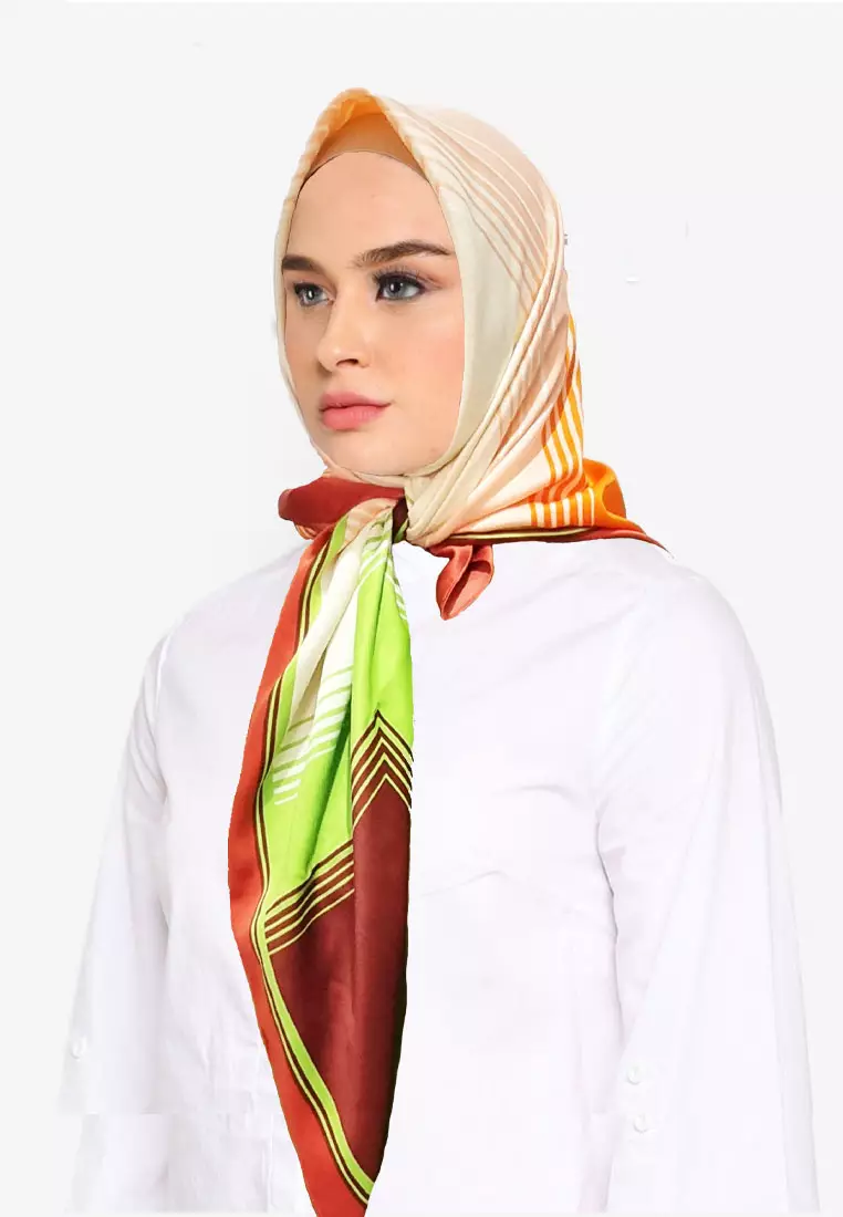 Hijab Scarf Tamara Hijab Segi Empat Kerudung Silky Satin Square Scarf Orange & Multi