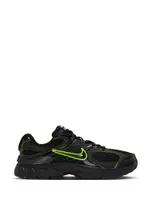 Black/Black/Dark Smoke Grey/Volt