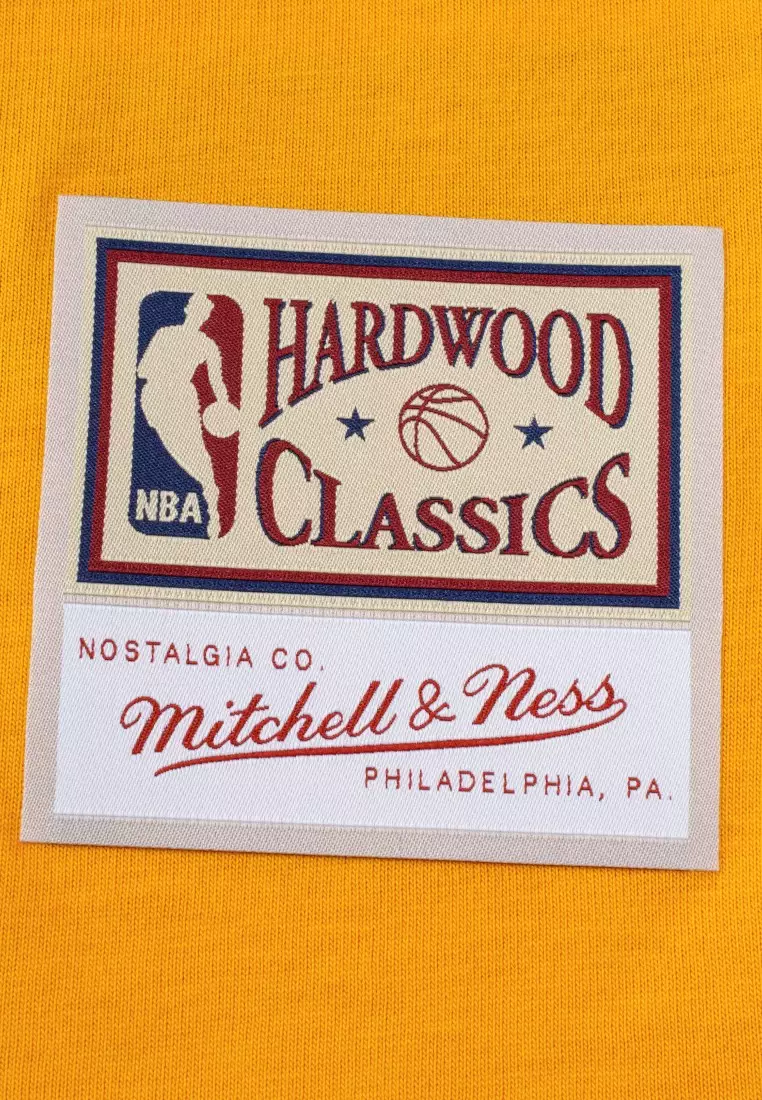 #32 Magic Johnson Los Angeles Lakers Men's T-Shirt - Player Name & Number Tee