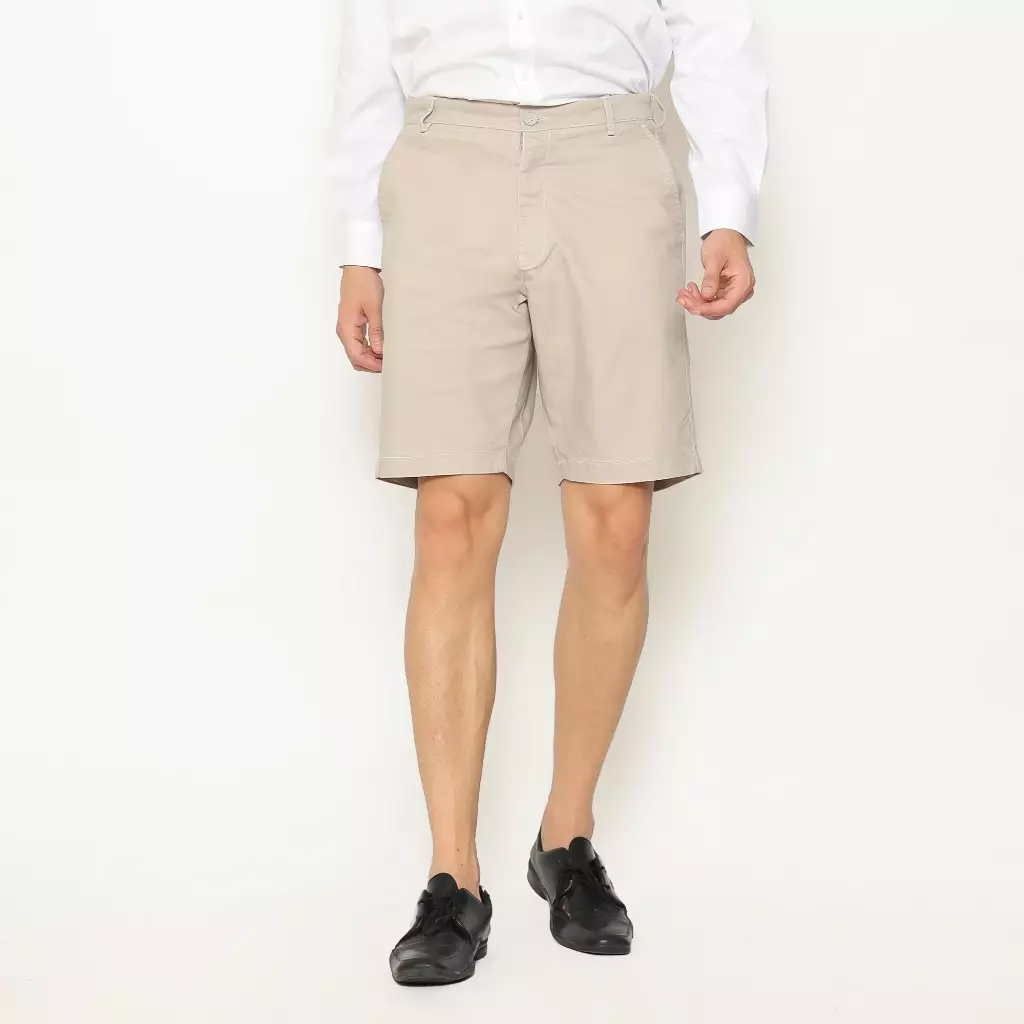 Schoeller Celana Pendek Chino Pria Slim Fit – Warna Light Beige Katun Stretch Premium