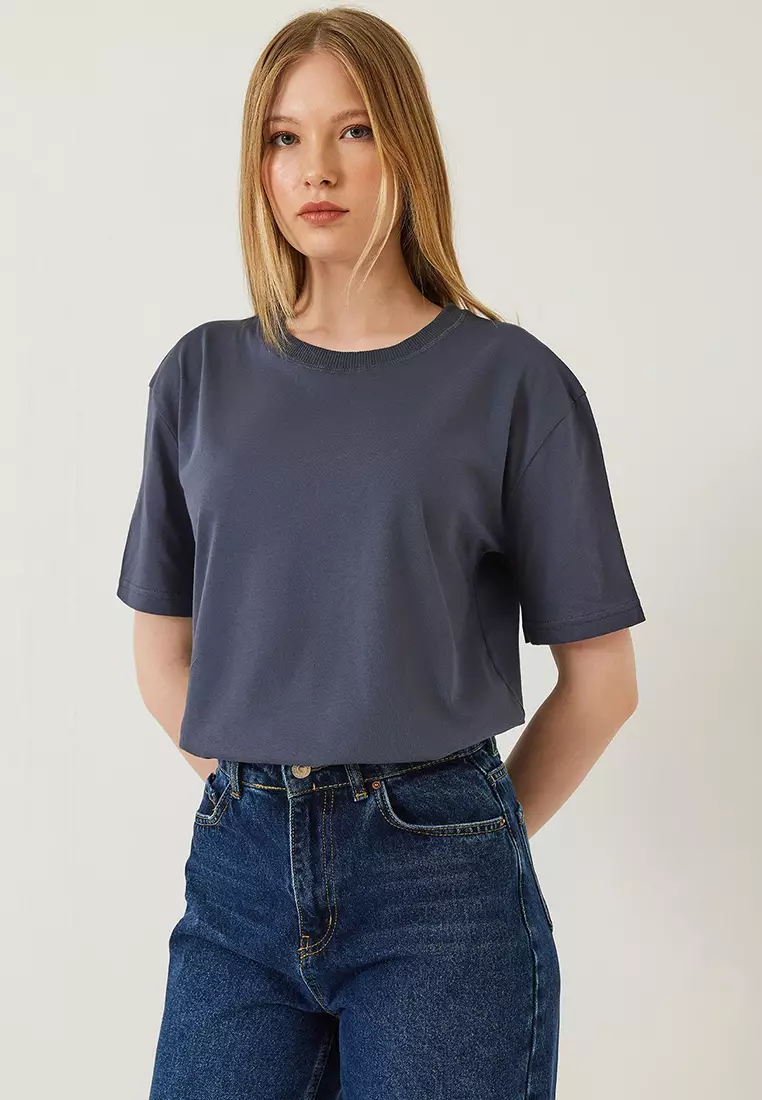 Women's Decorative Stitched Crew Neck T-Shirt 60602001