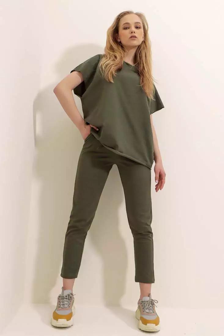 Comfort-Fit Tracksuit Set