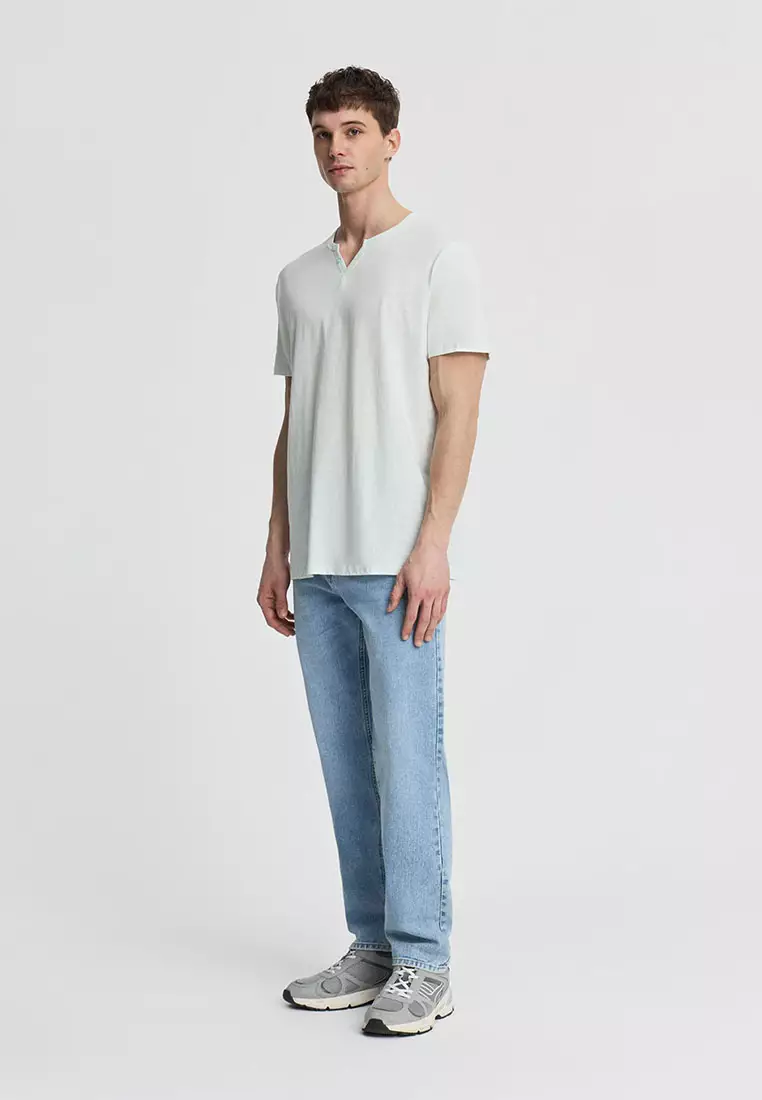 Men's Henley neck T-shirt