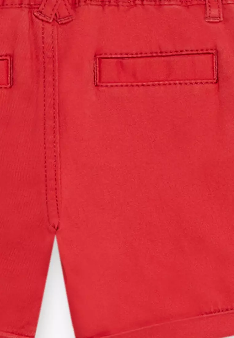 Red top twill shorts