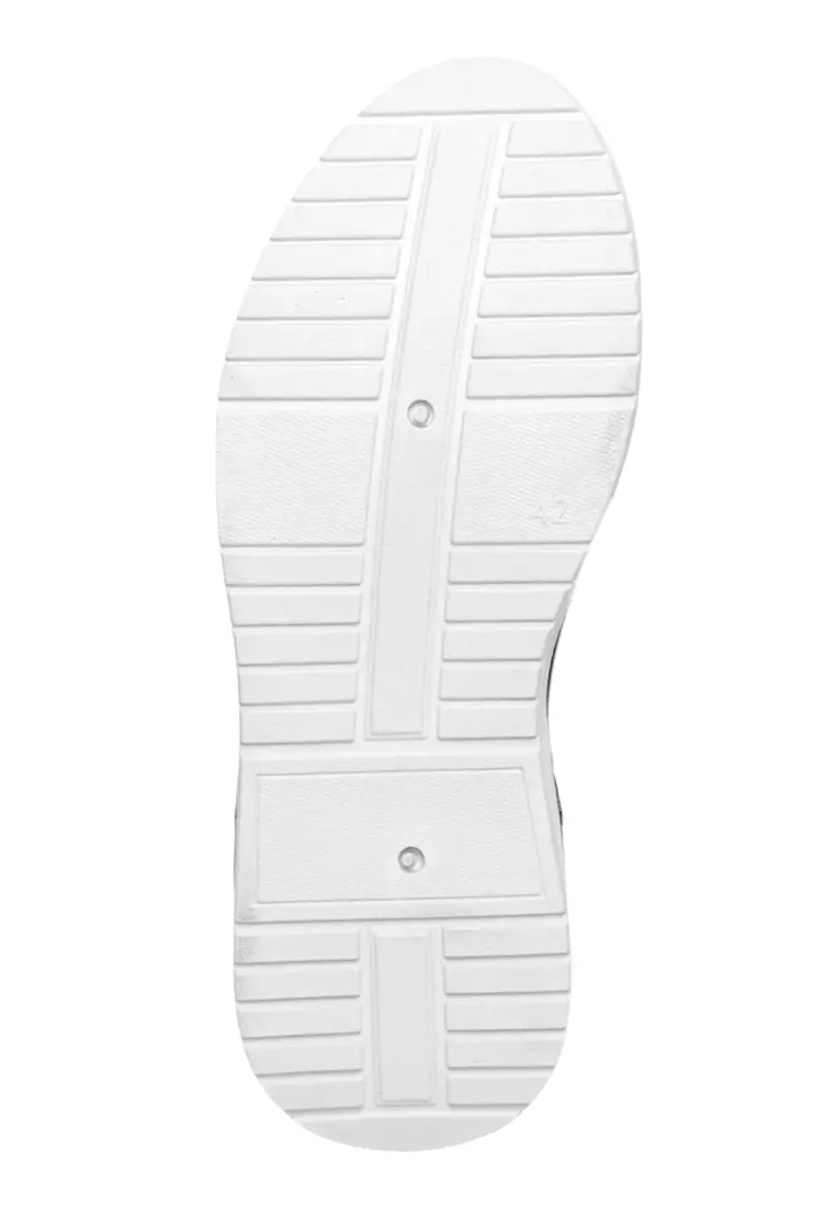 LIMITED STOCK Dr. Kevin Sepatu Sport Pria Men Sneakers Sekolah Flyknit Tali 889-068