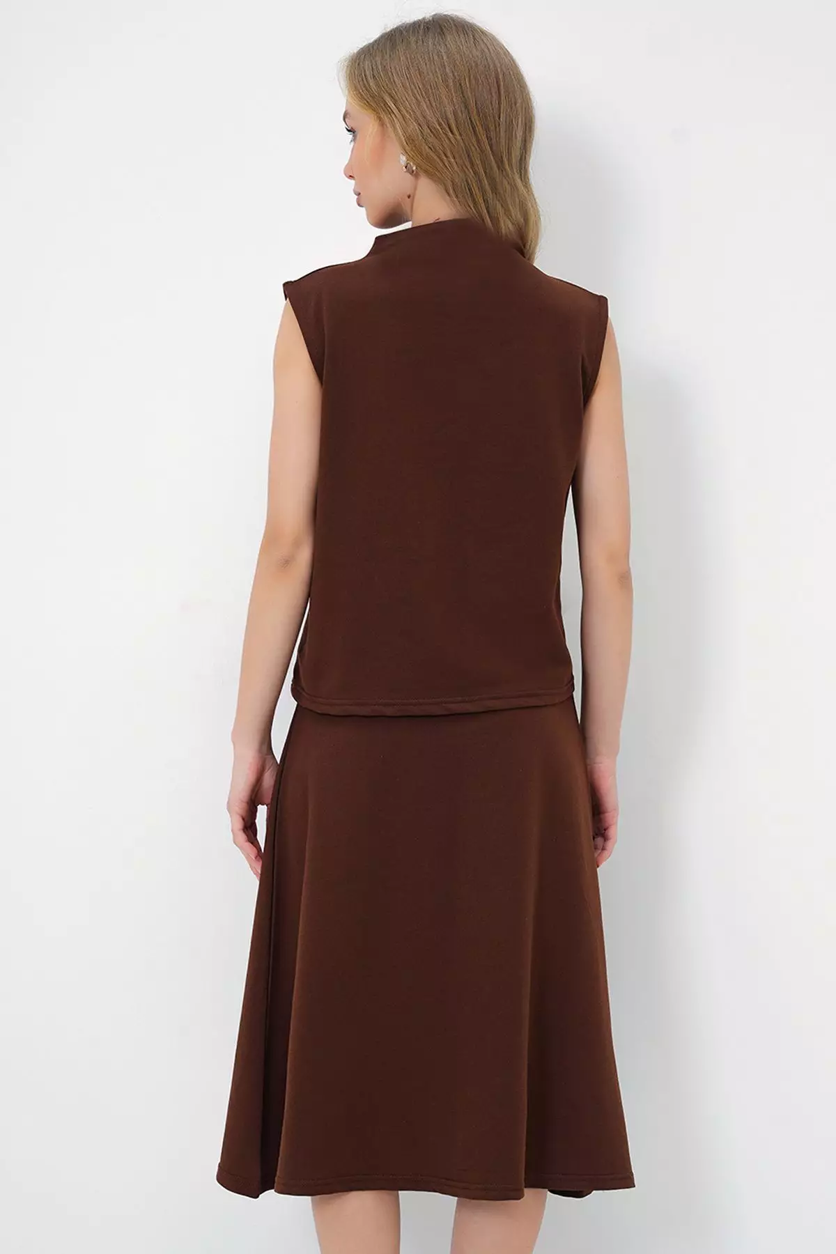 Women's Brown Stand Collar Sleeveless Blouse Skirt Set