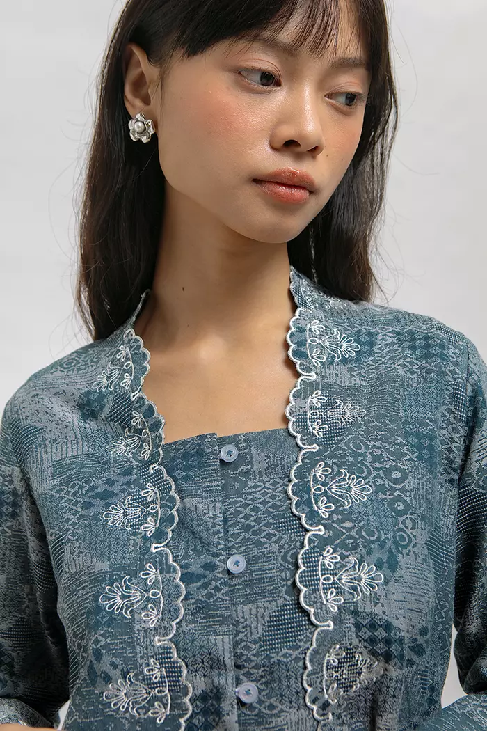 COTTONINK - Atasan Blouse Wanita Latika Kawung Biru Laut #Archipelago2025