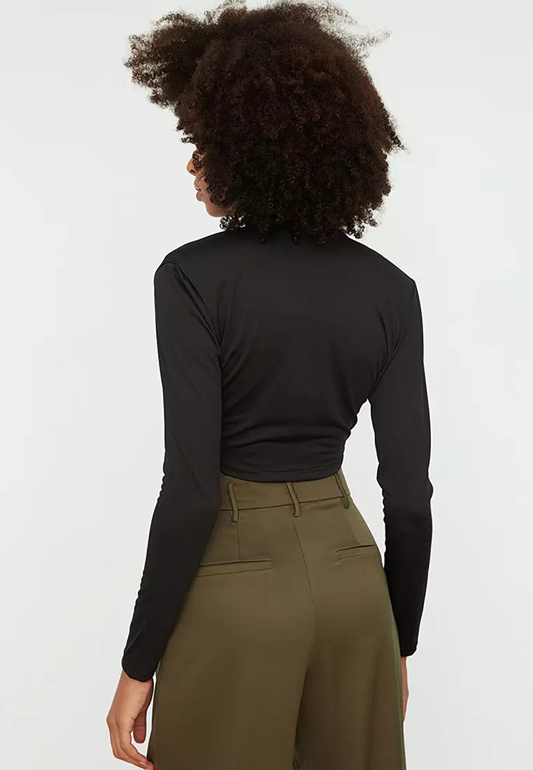 Twist Detail Crop Knitted Top