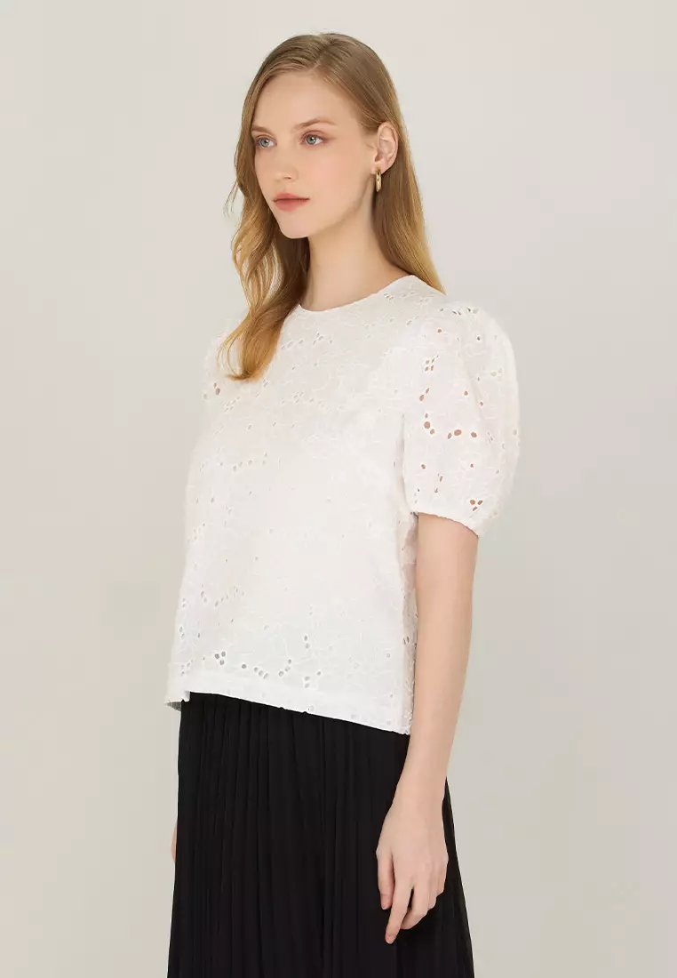 Amiethee Short Sleeve Top in Cotton Eyelet