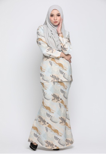 Buy Kurung Moden Eryna - Brown from Nur Shila in Brown only 169