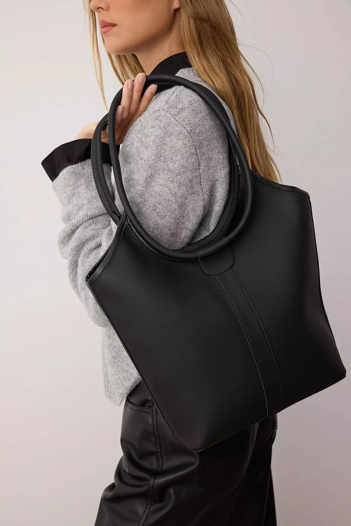 Black Women's Hand And Shoulder Bucket Bag Takaw26Oc00016