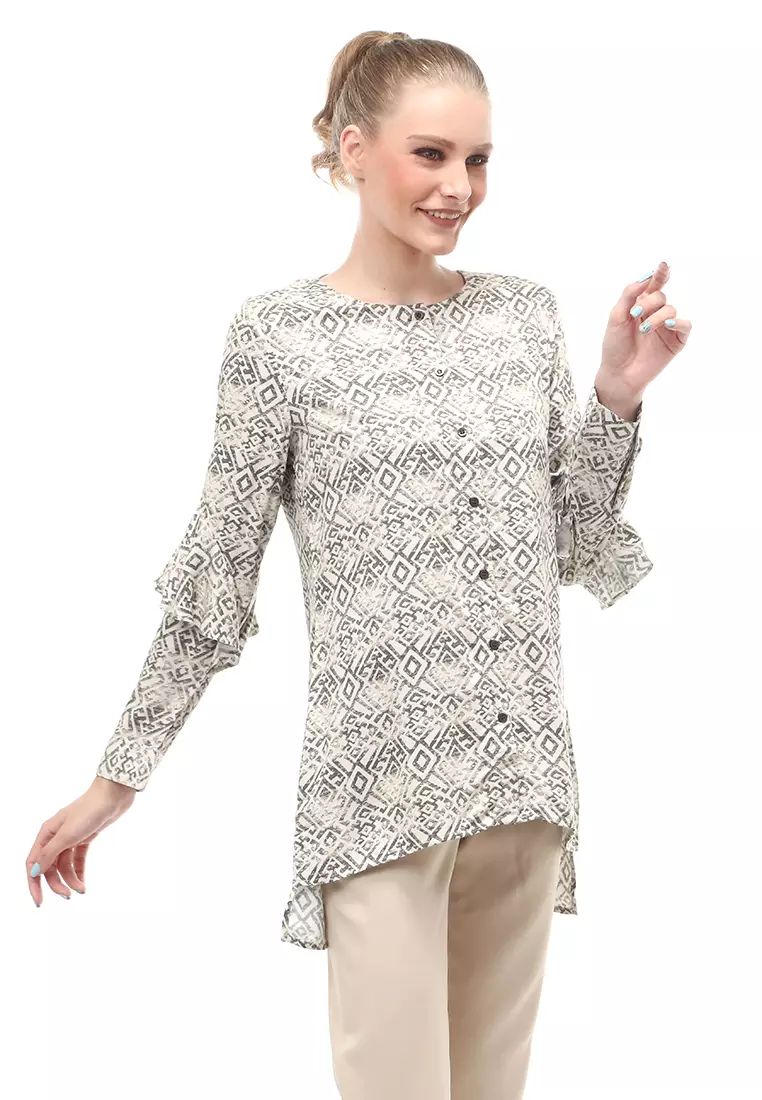 Blouse Motif Batik Lengan Ruffle Design Casual Atasan Wanita - Cream