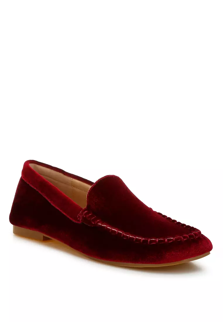 Sepatu Loafer Datar Beludru Warna Burgundy