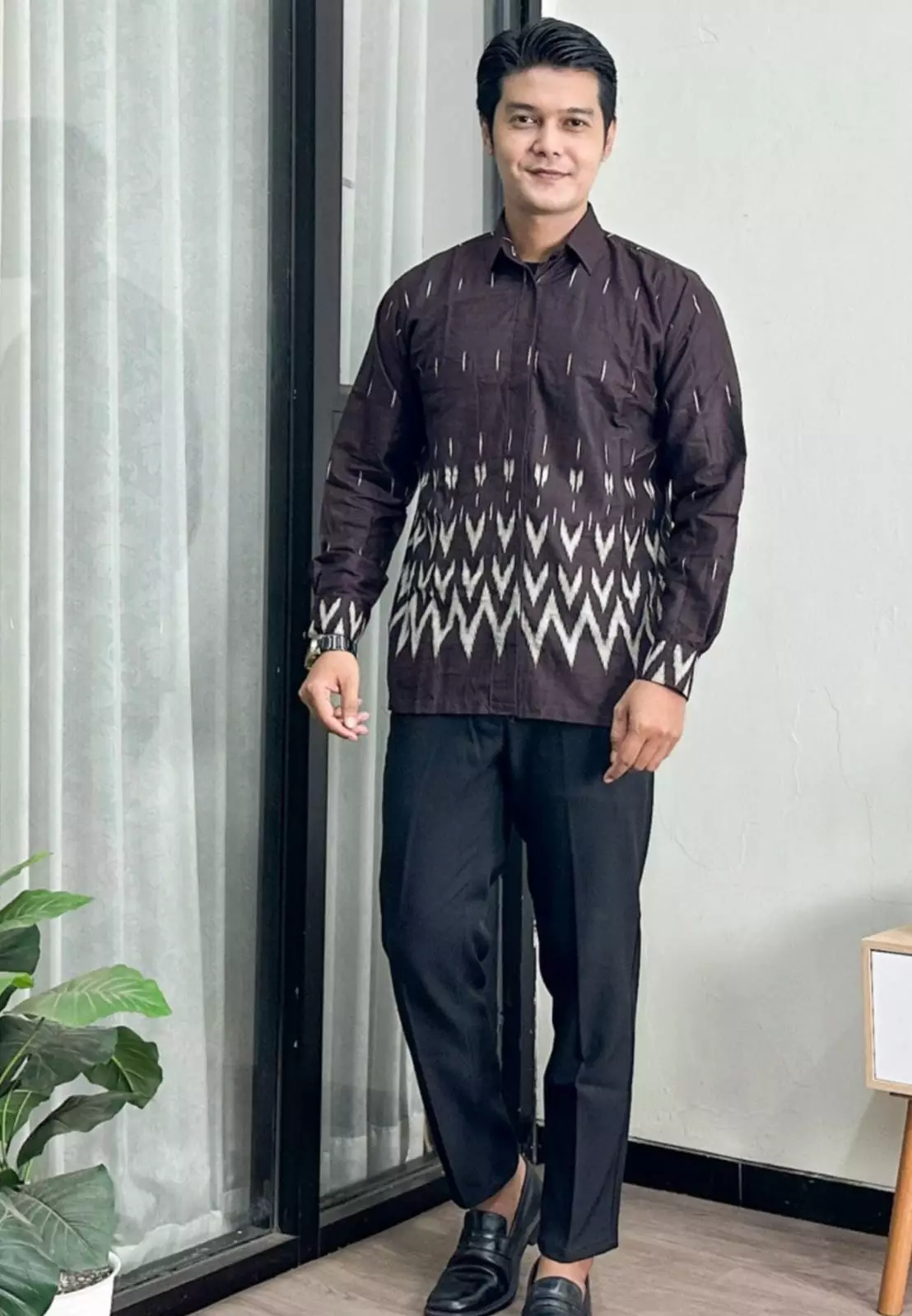 Azurra Mahogany Kemeja Batik Pria Premium Slimfit Modern Lengan Panjang ALN