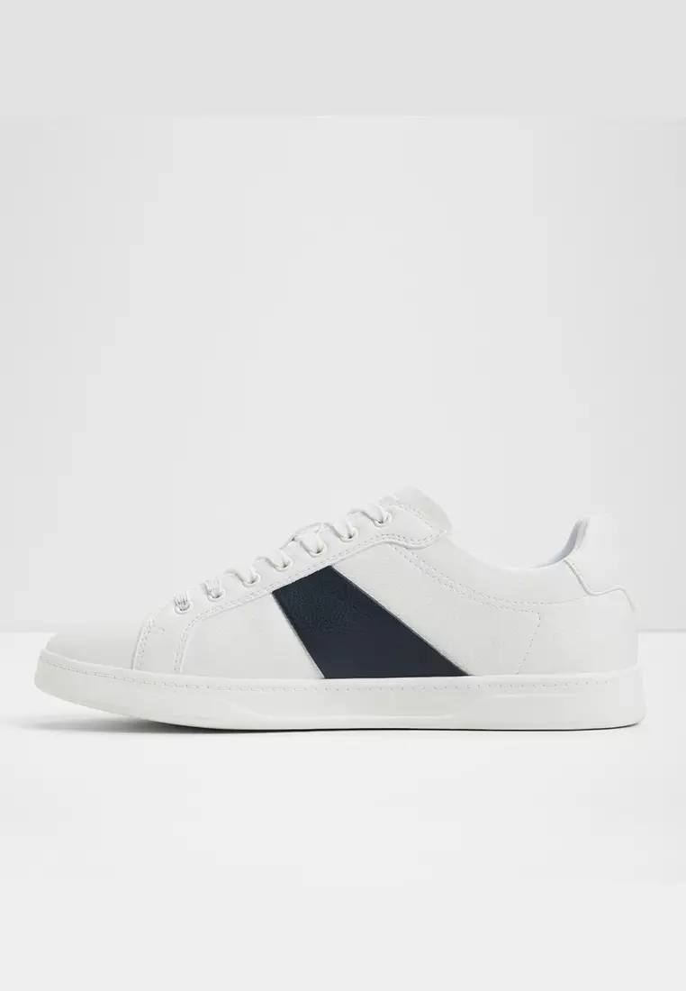 Ozzy Low-Top Sneakers