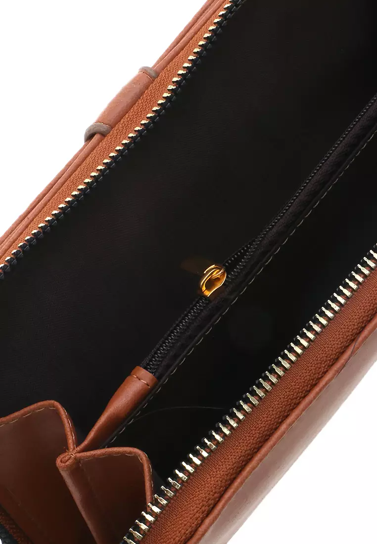 Dompet Leather Wanita Design Casual Long Wallet Soft Large Capacity Free Tali Tangan - Coklat