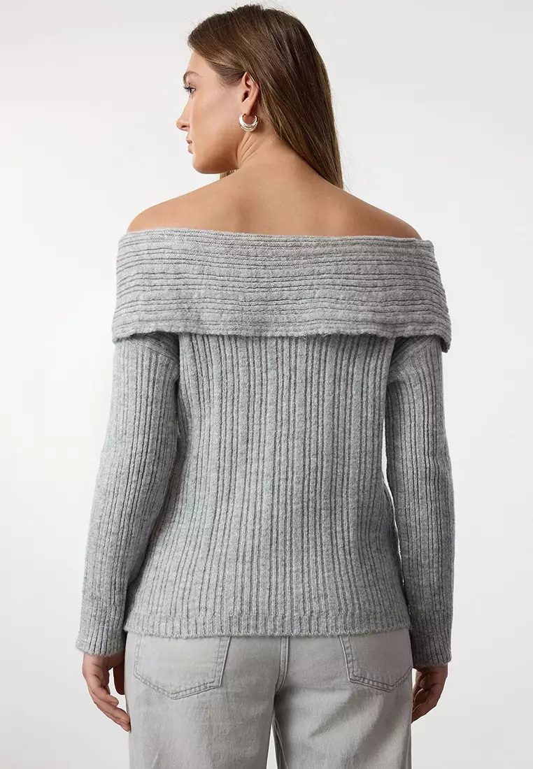Gray Soft Texture Carmen Collar Knitwear Sweater TWOAW25KZ00076
