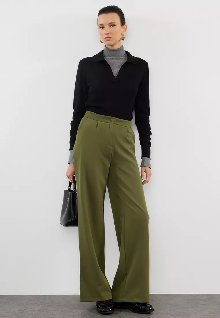 Wide Leg Pleated Trousers